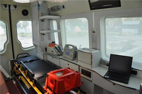 邵阳救护车内部